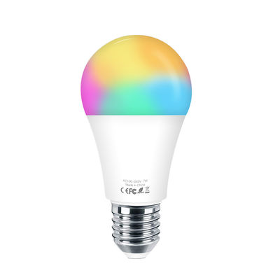 ハブは5ghz AlexaおよびGoogleの家と互換性があるスマートな球根LED RGBW色の変更を要求しなかった
